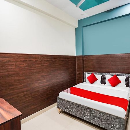 Hotel O Dream Palace Inn Ноида Екстериор снимка